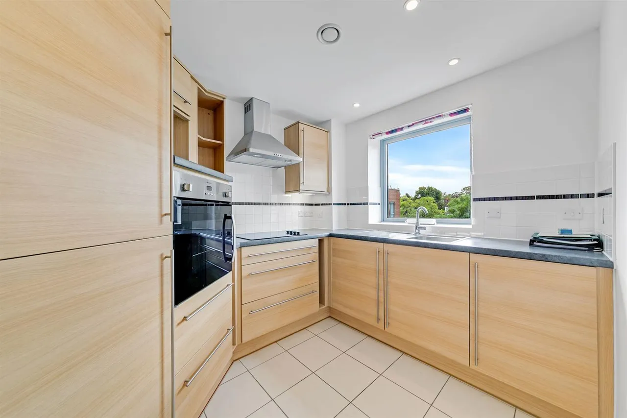 Shotfield, Wallington, SM6, photo 2