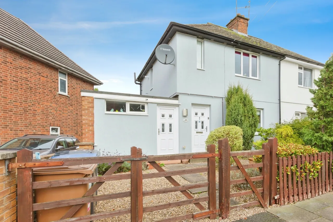 3 bed house for sale — Strathmore Road, Hinckley