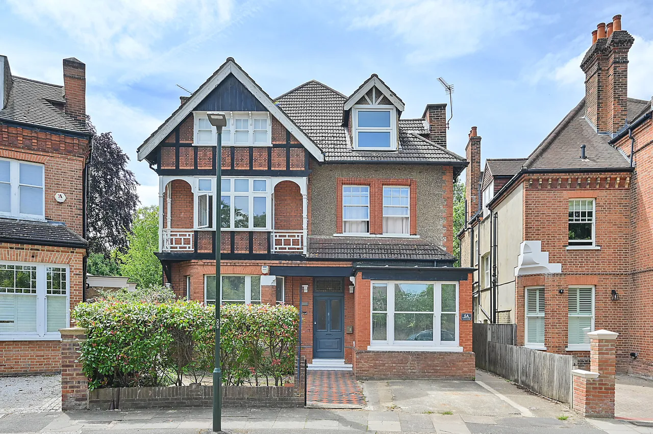 3 bed flat for sale — Flat 4, 5 Waldegrave Gardens, Twickenham