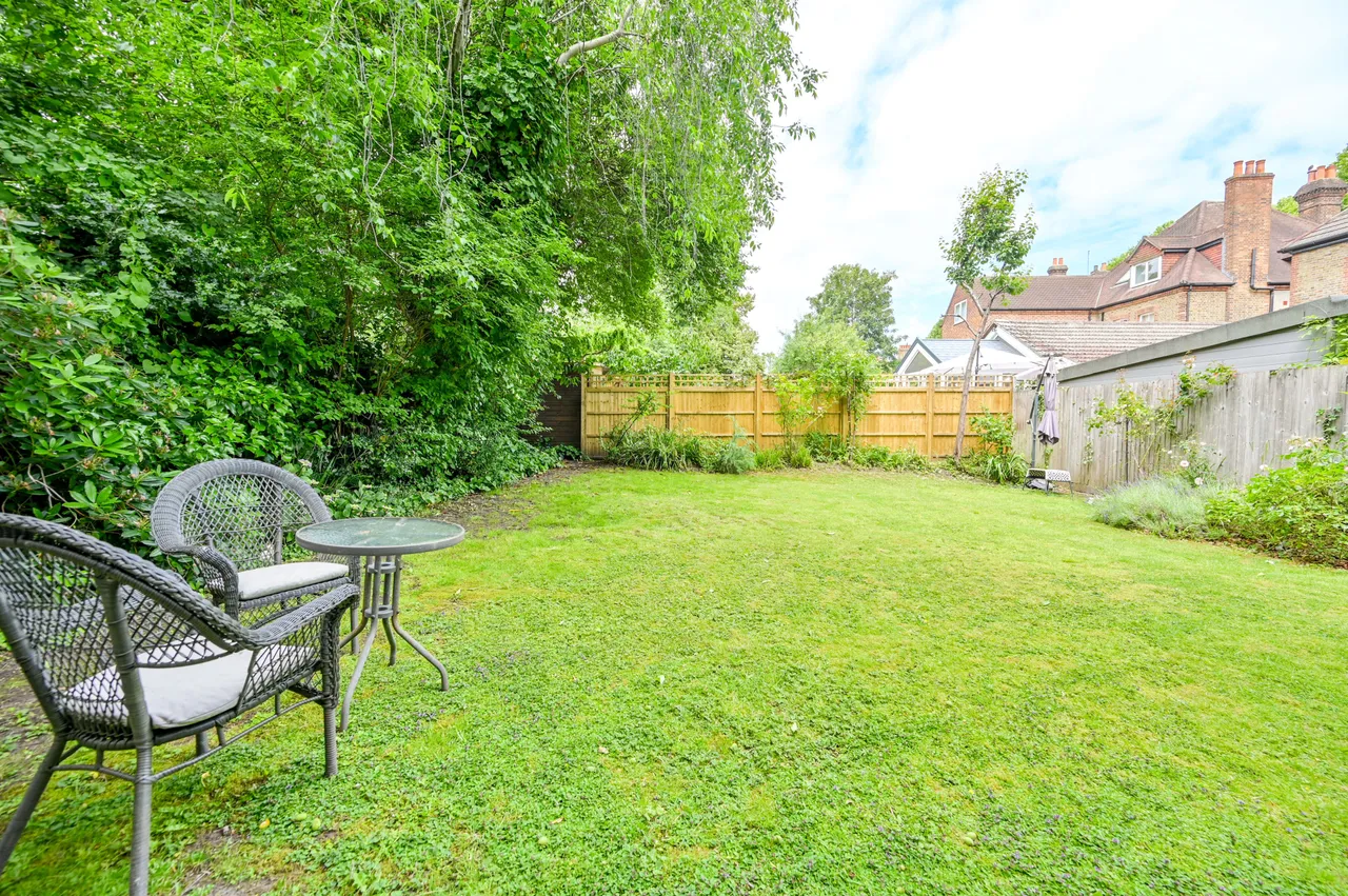 Flat 4, 5 Waldegrave Gardens, Twickenham, photo 12