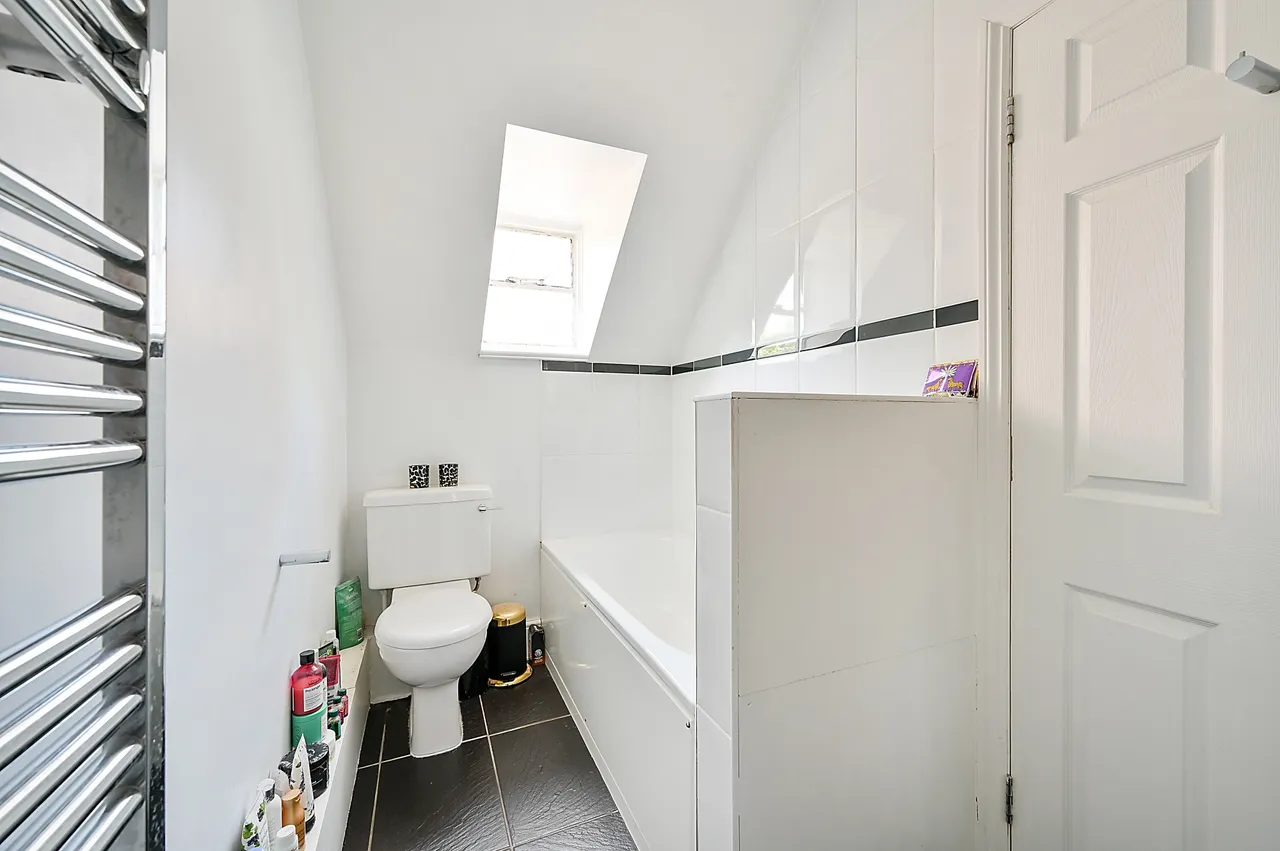 Flat 4, 5 Waldegrave Gardens, Twickenham, photo 7