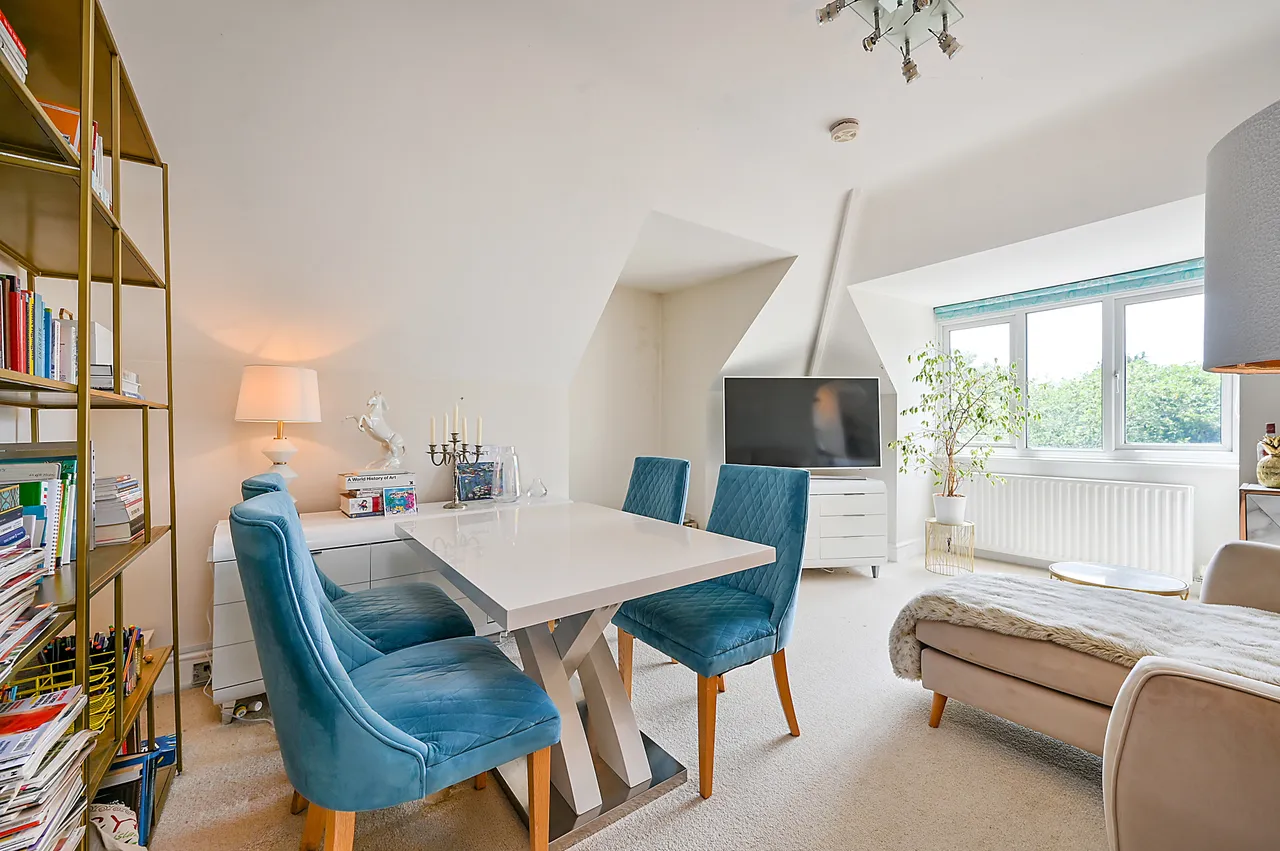 Flat 4, 5 Waldegrave Gardens, Twickenham, photo 2