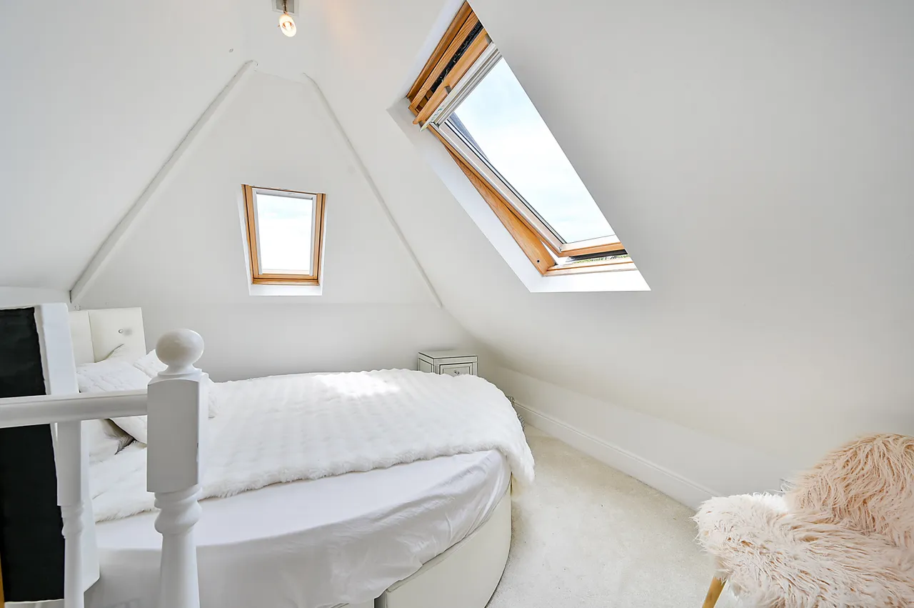 Flat 4, 5 Waldegrave Gardens, Twickenham, photo 6