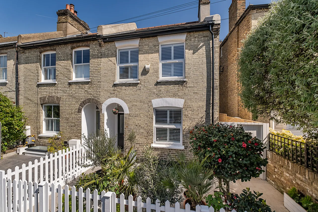 5 bed house for sale — Thornton Road, London, SW19