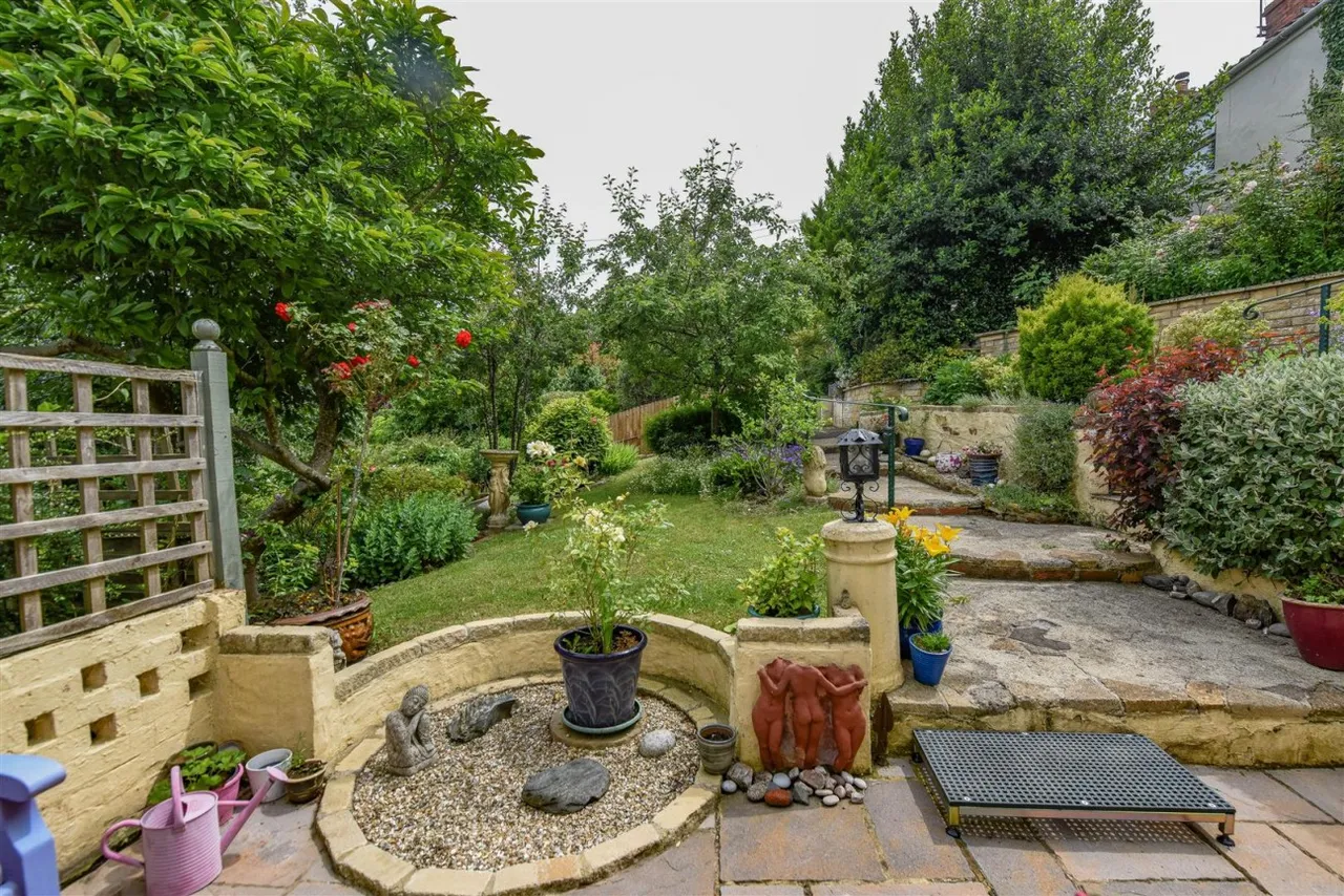Hill Square, Cam, GL11, photo 15