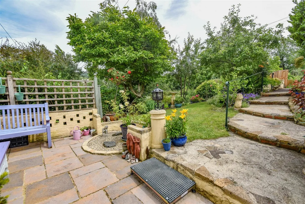 Hill Square, Cam, GL11, photo 16