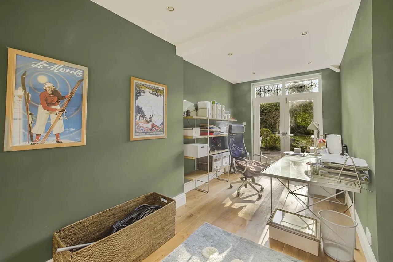 Hale, Altrincham, photo 18