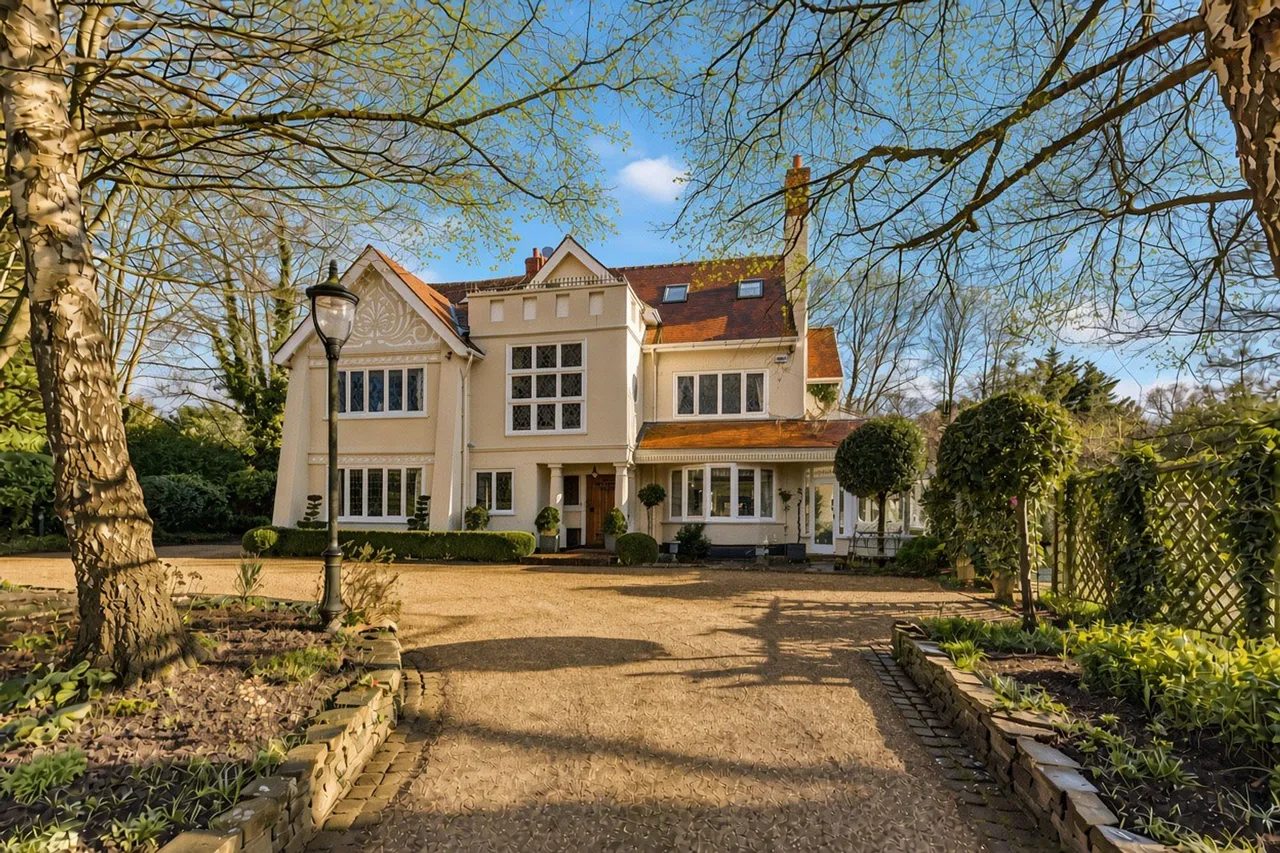 Hale, Altrincham, photo 27