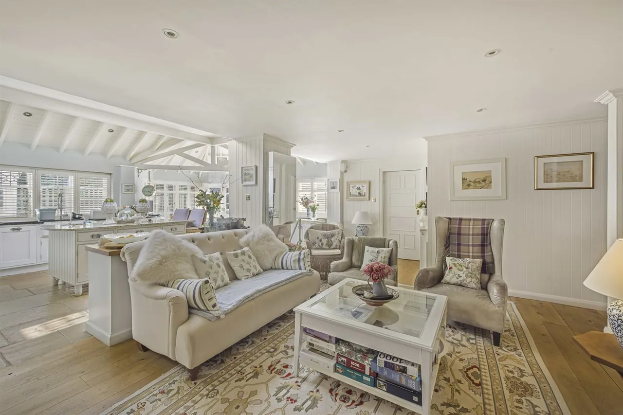 Hale, Altrincham, photo 3