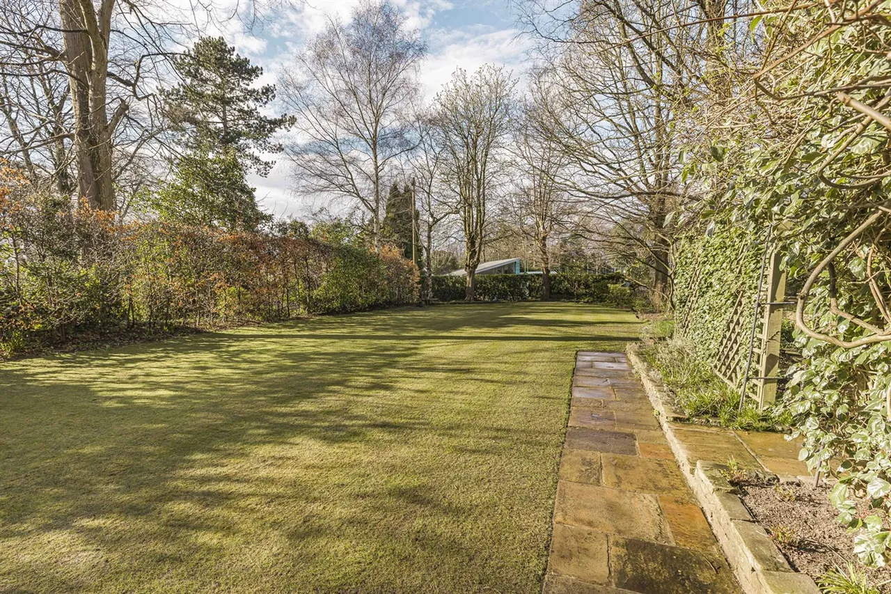 Hale, Altrincham, photo 19
