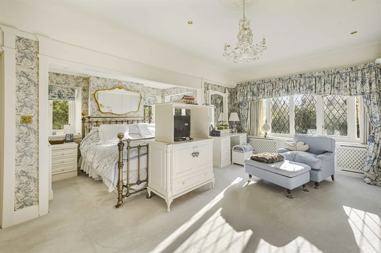 Hale, Altrincham, photo 15