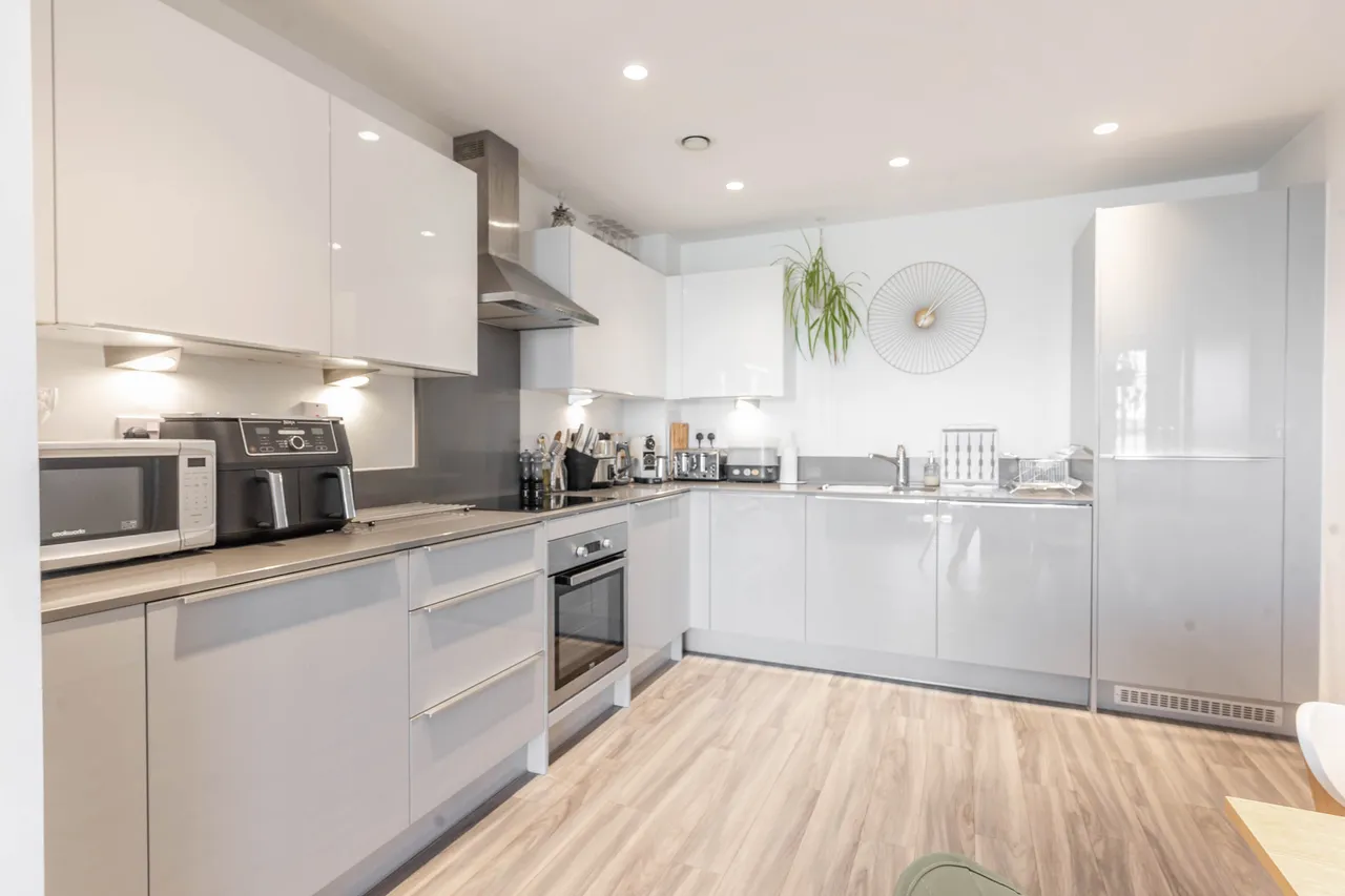 Edgware, HA8, photo 11