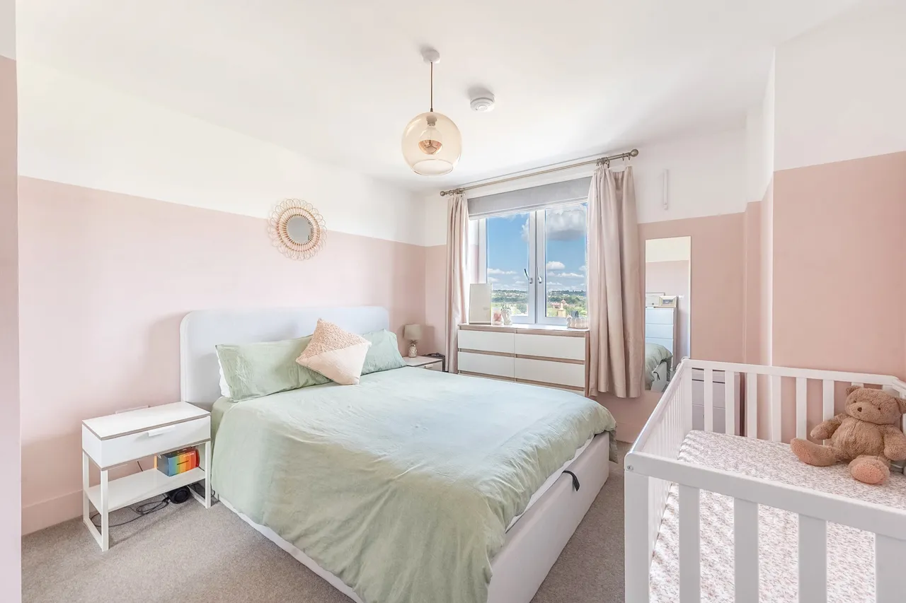 Edgware, HA8, photo 6