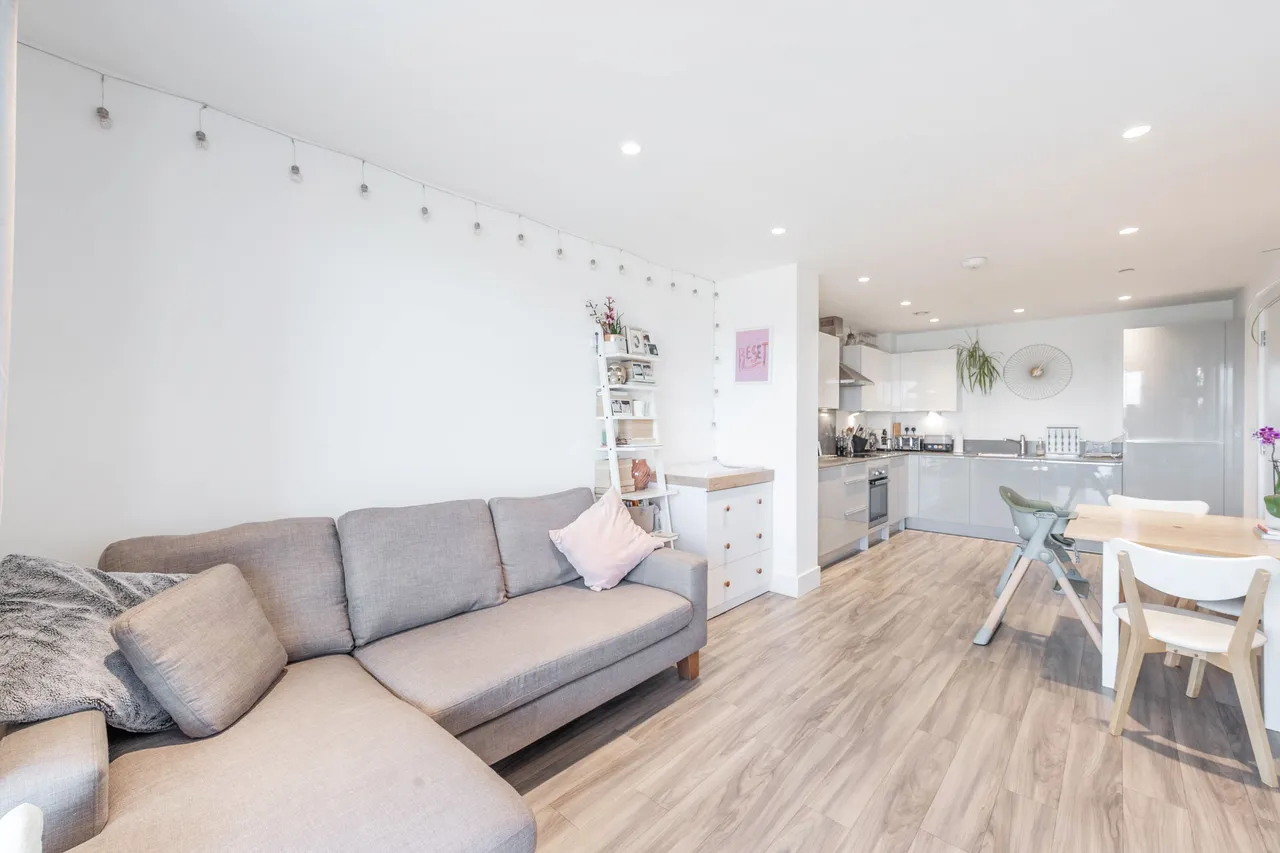 Edgware, HA8, photo 14