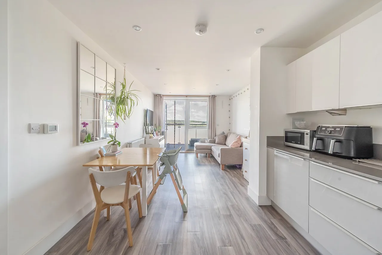 Edgware, HA8, photo 4