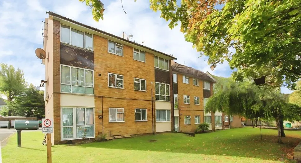 2 bed flat for sale — Albion Road, Sutton, SM2