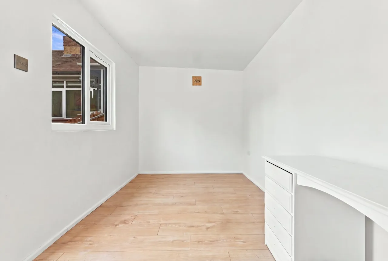 Ingreway, Romford, RM3, photo 26
