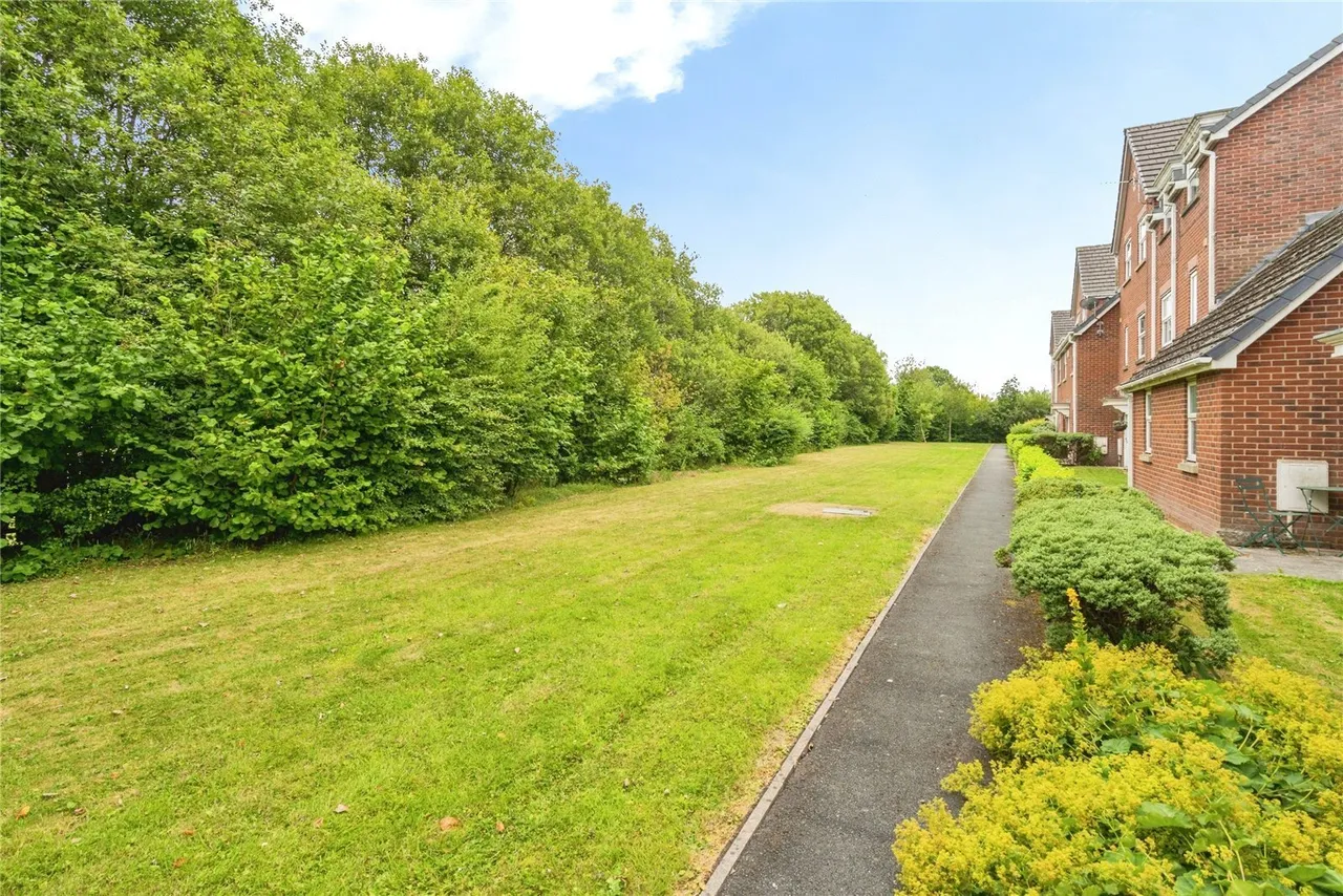 Marchwood Close, Blackrod, BL6, photo 3
