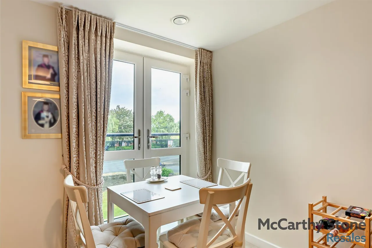 2 bed flat for sale, New Street, Ossett, WF5