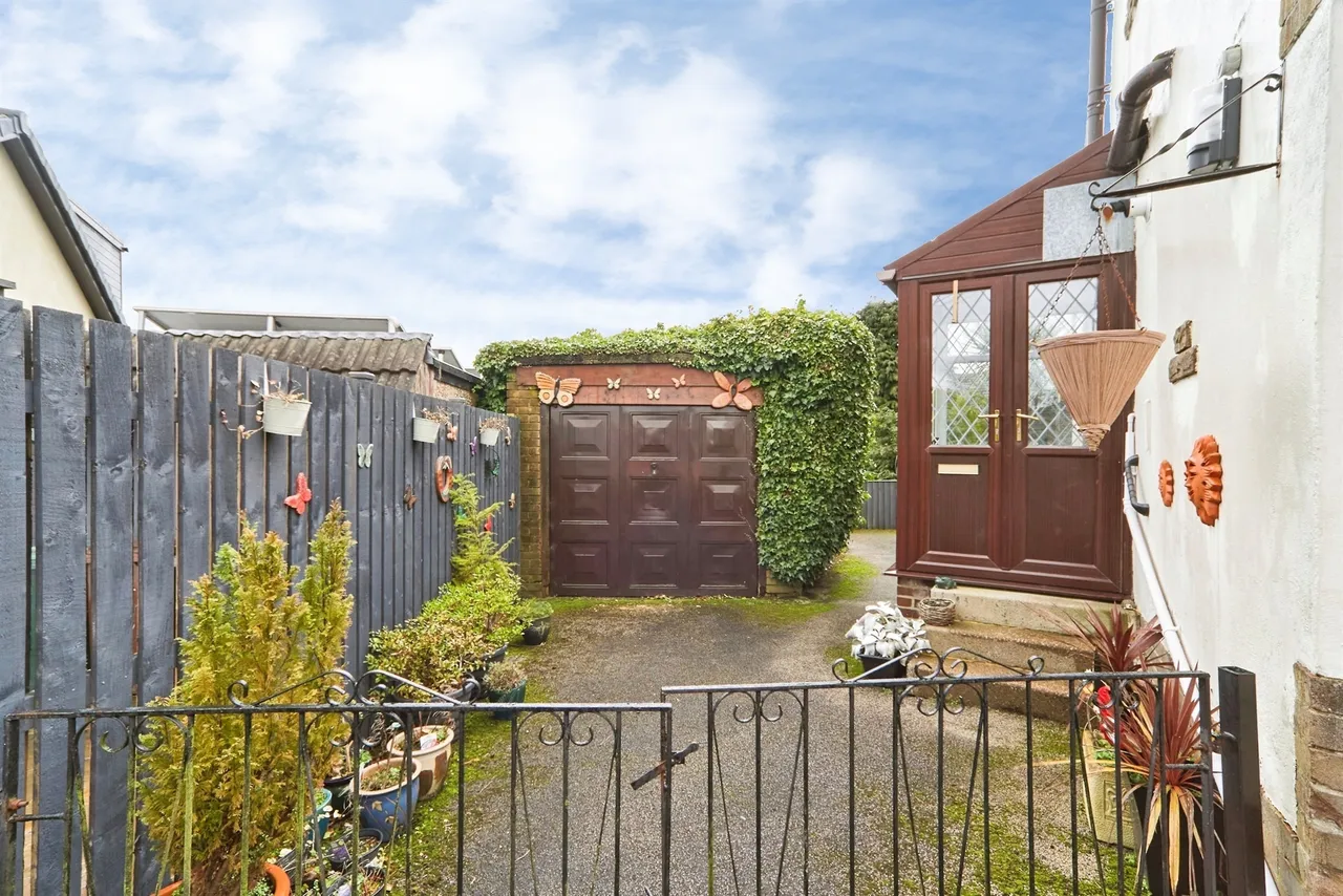 Heaton Close, Bingley, BD16, photo 21