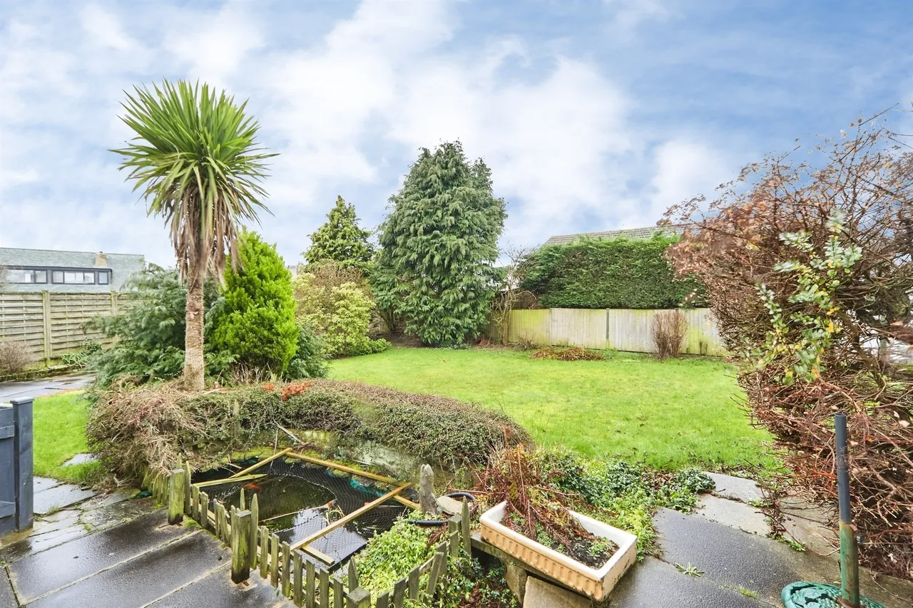 Heaton Close, Bingley, BD16, photo 19
