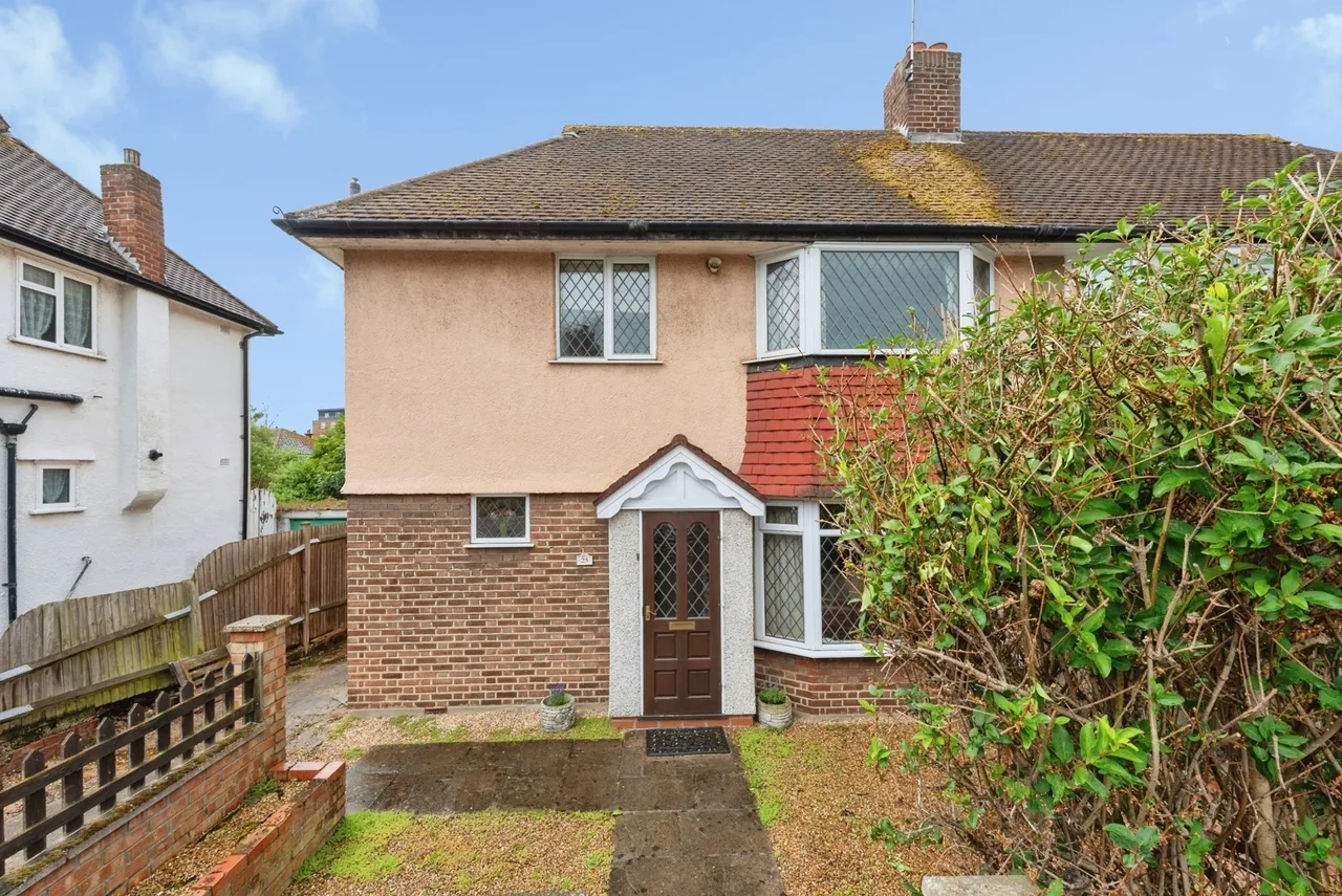 2 bed house for sale, Garth Road, Morden, SM4