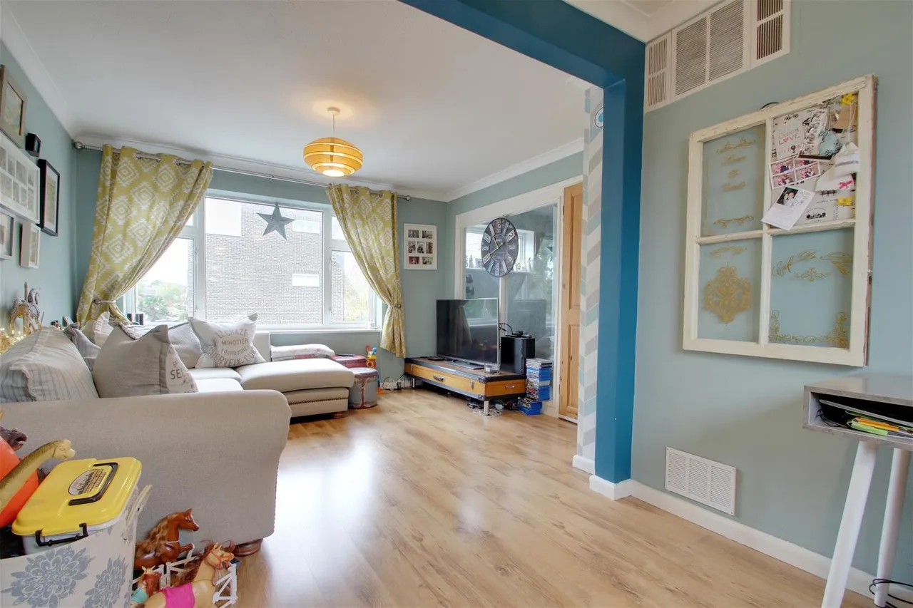 Mulberry Gardens, Goring-By-Sea, Worthing, photo 9