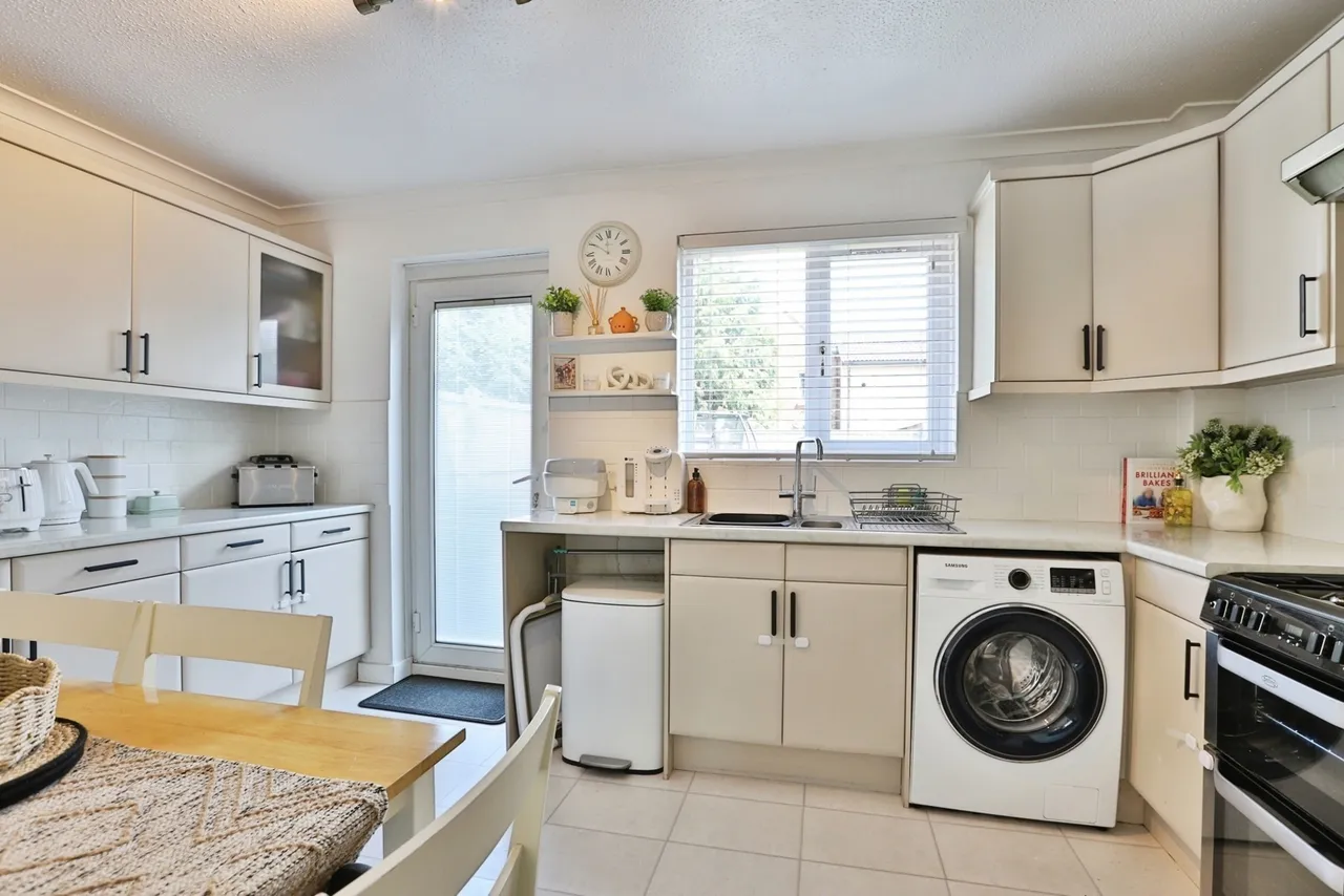 Nursling Green, Throop, BH8, photo 7