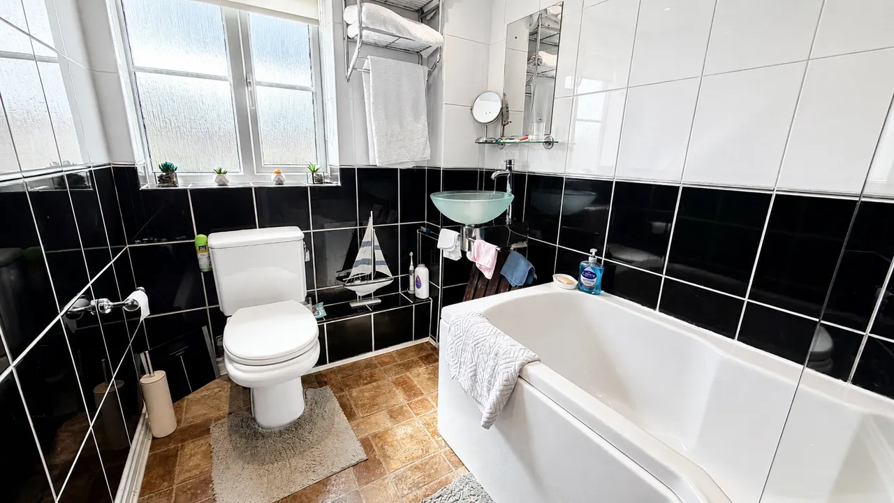Petrel Close, Stockport, SK3, photo 5