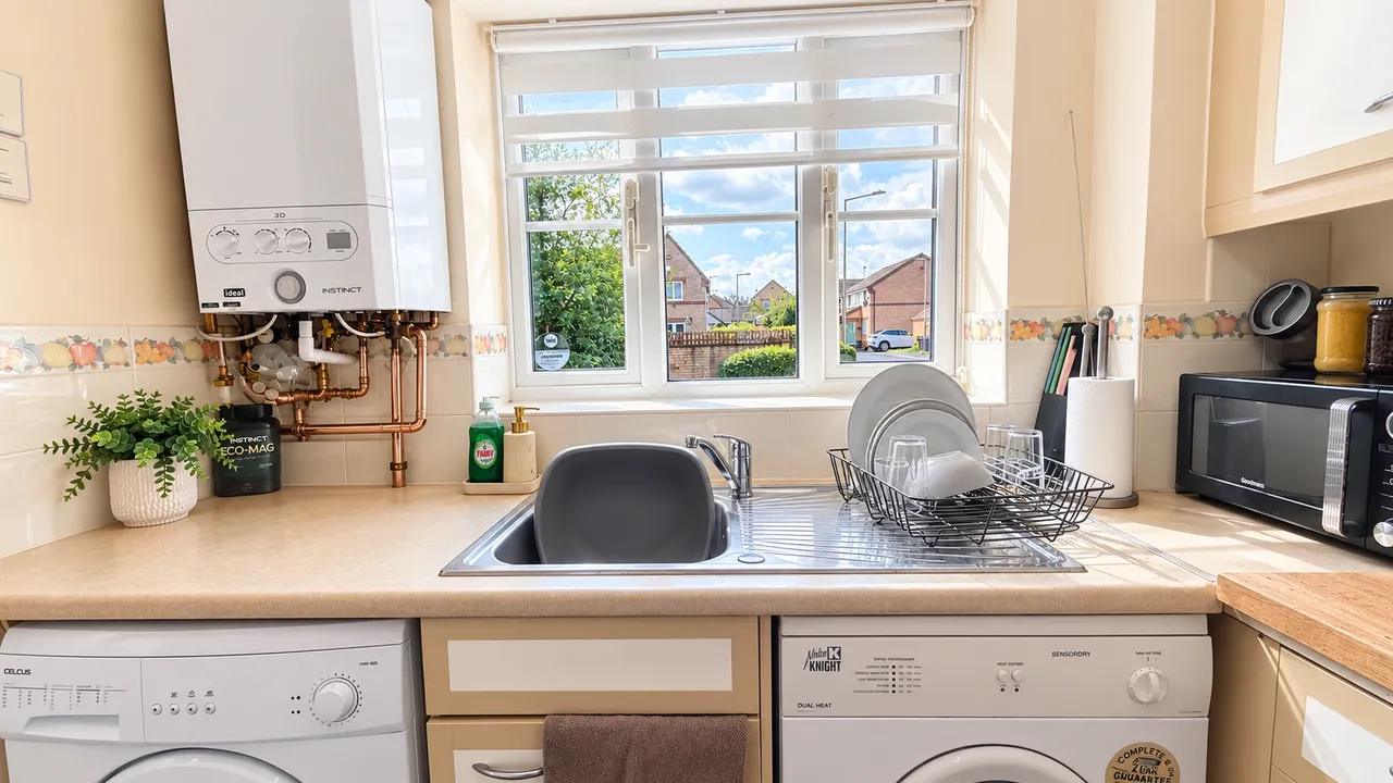 Petrel Close, Stockport, SK3, photo 20