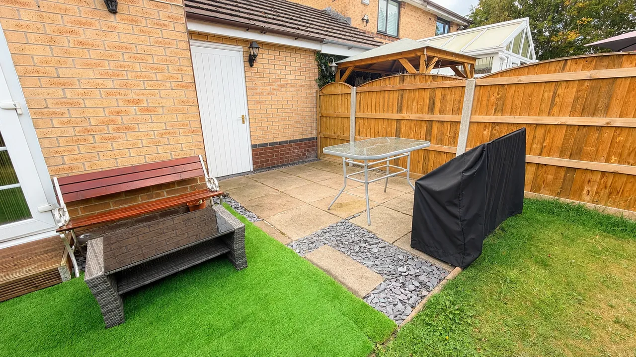 Petrel Close, Stockport, SK3, photo 15