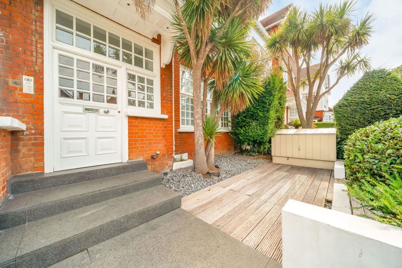 Bracknell Gardens, Hampstead, NW3, photo 6