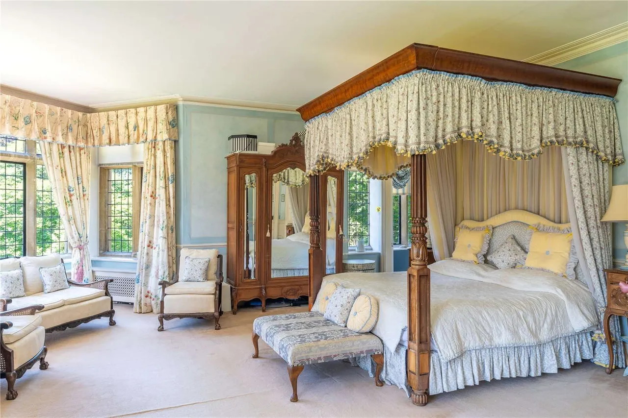 Ampney Crucis, Cirencester, Gloucestershire, GL7 5RR, photo 10