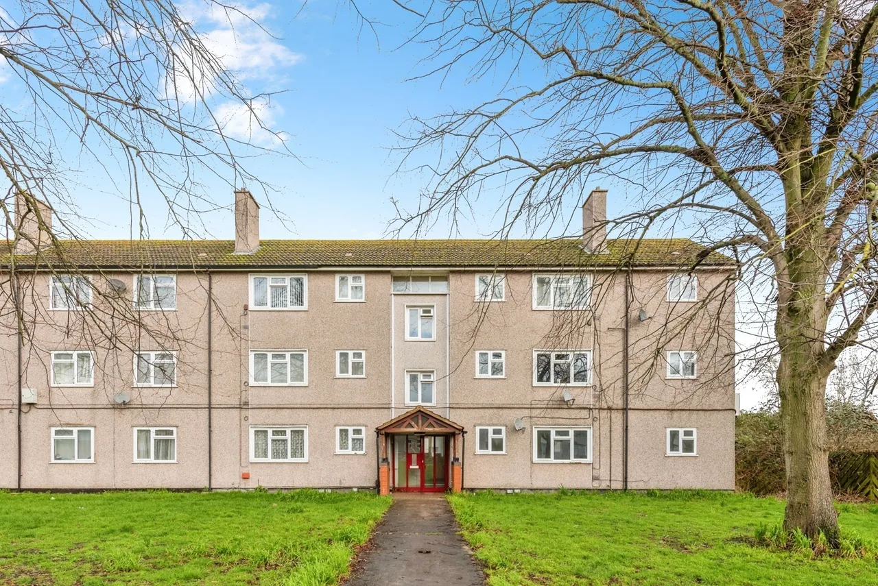 Blandford Court, Swindon, SN3, photo 6