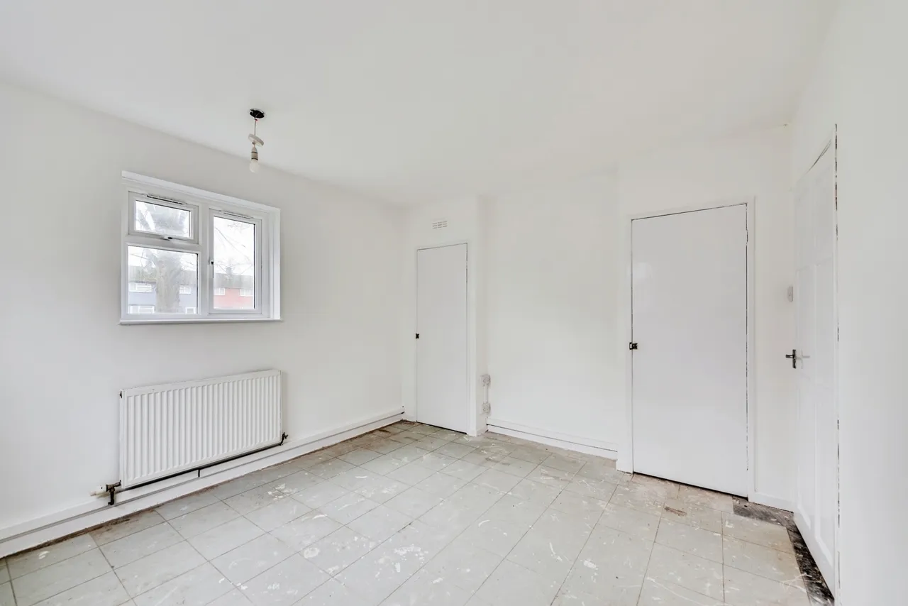 Blandford Court, Swindon, SN3, photo 8