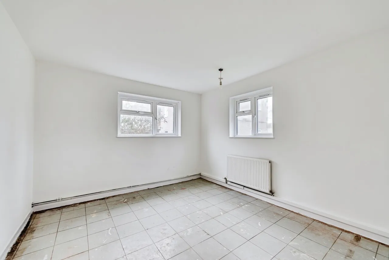 Blandford Court, Swindon, SN3, photo 10