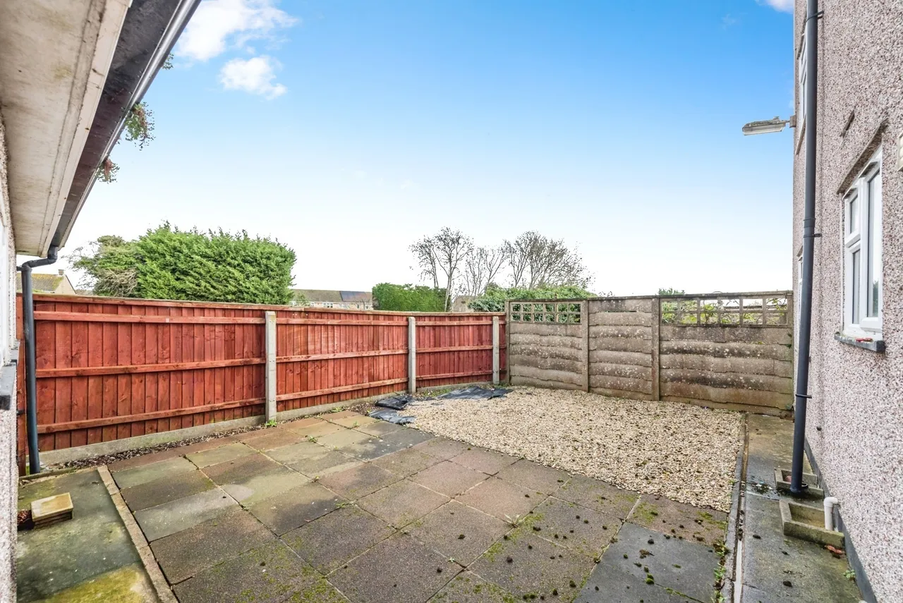 Blandford Court, Swindon, SN3, photo 5