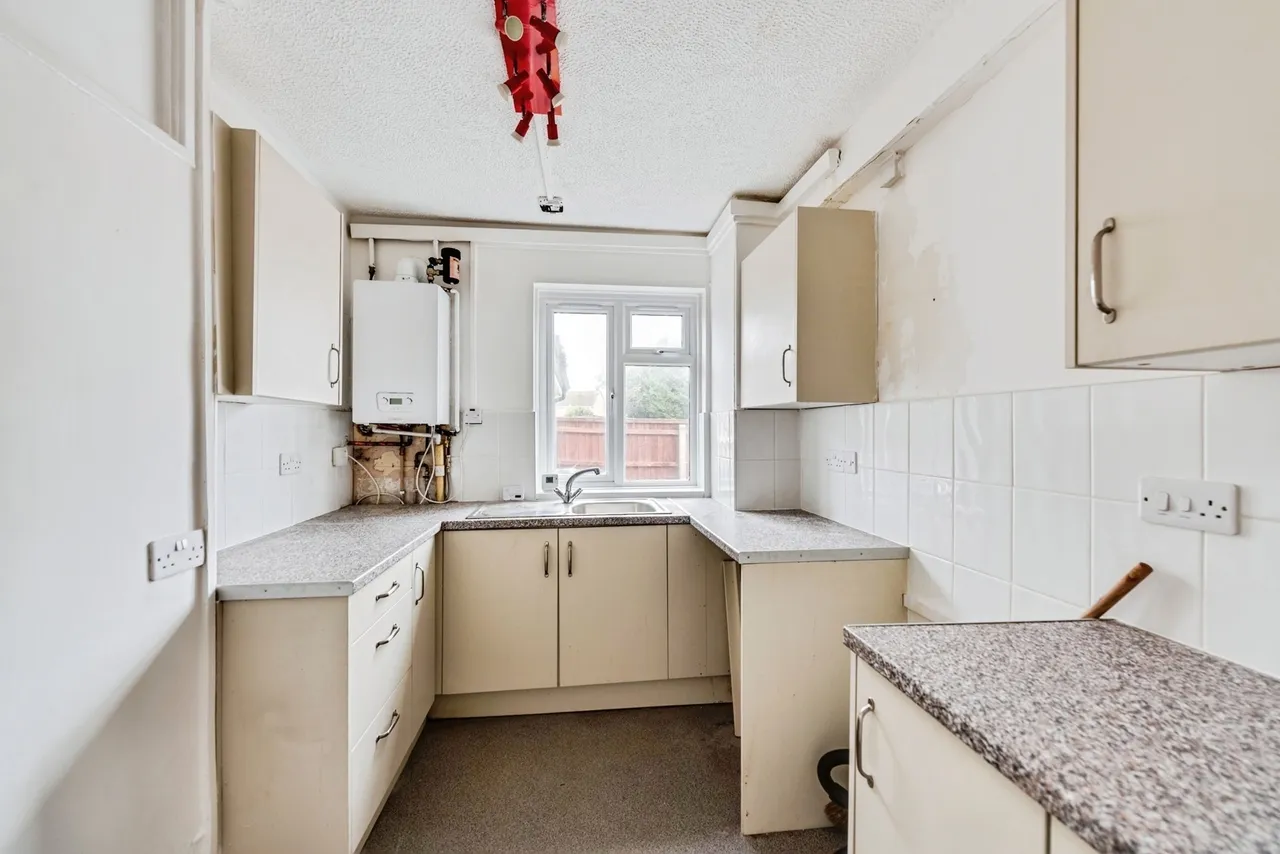 Blandford Court, Swindon, SN3, photo 4