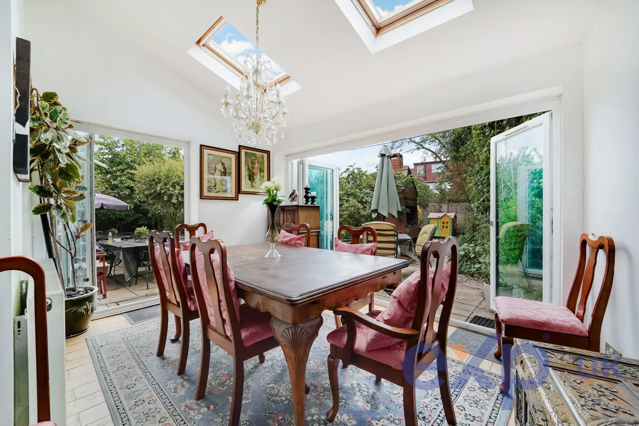 Hughenden Road, Worcester Park, KT4 8DD, photo 6
