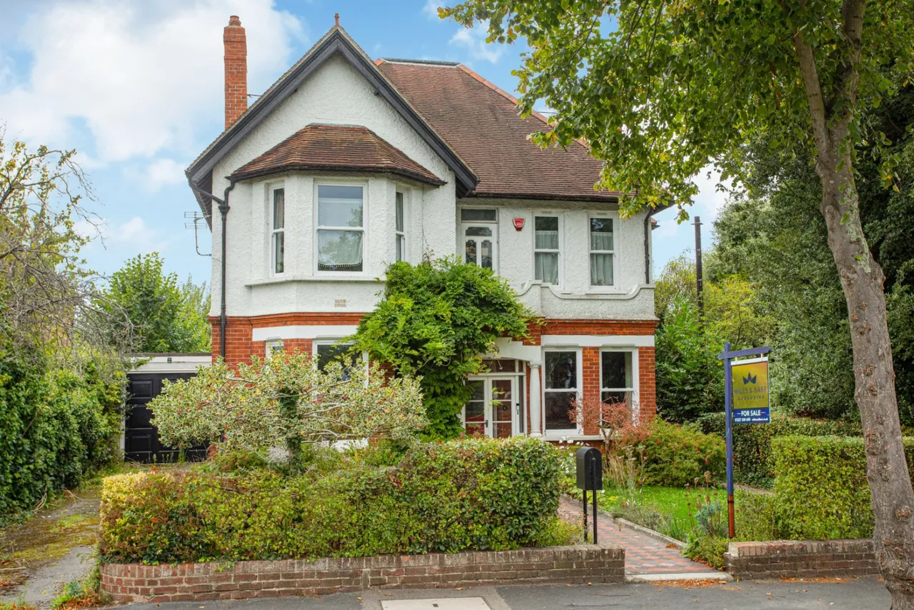 5 bed house for sale, Cherry Garden Avenue, Folkestone, CT19