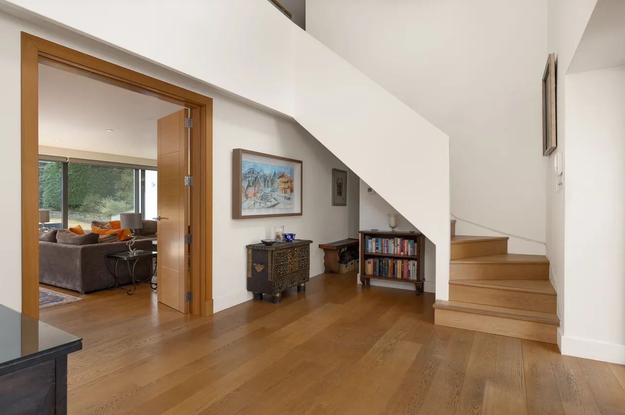 Coombe Hill Road, Mulberry, London, photo 9