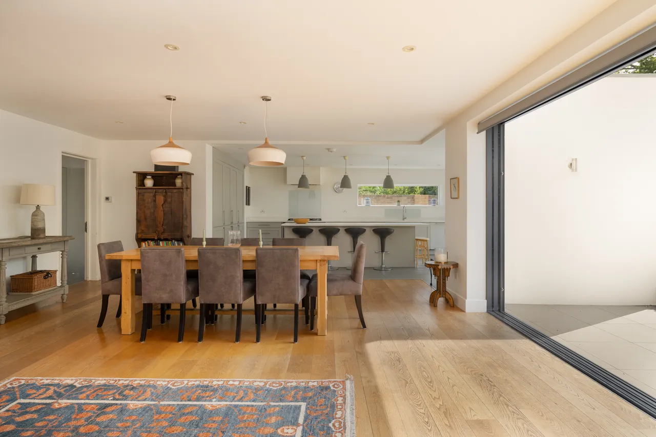 Coombe Hill Road, Mulberry, London, photo 10