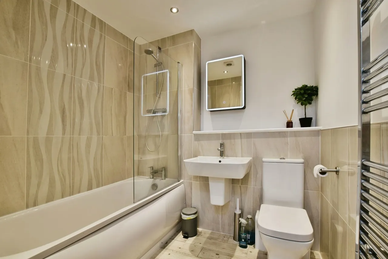 Woodfield Road, Broadheath, Altrincham, WA14, photo 5
