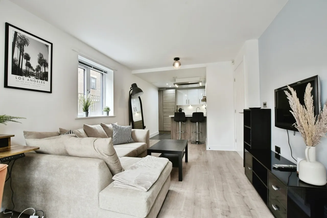 Woodfield Road, Broadheath, Altrincham, WA14, photo 8