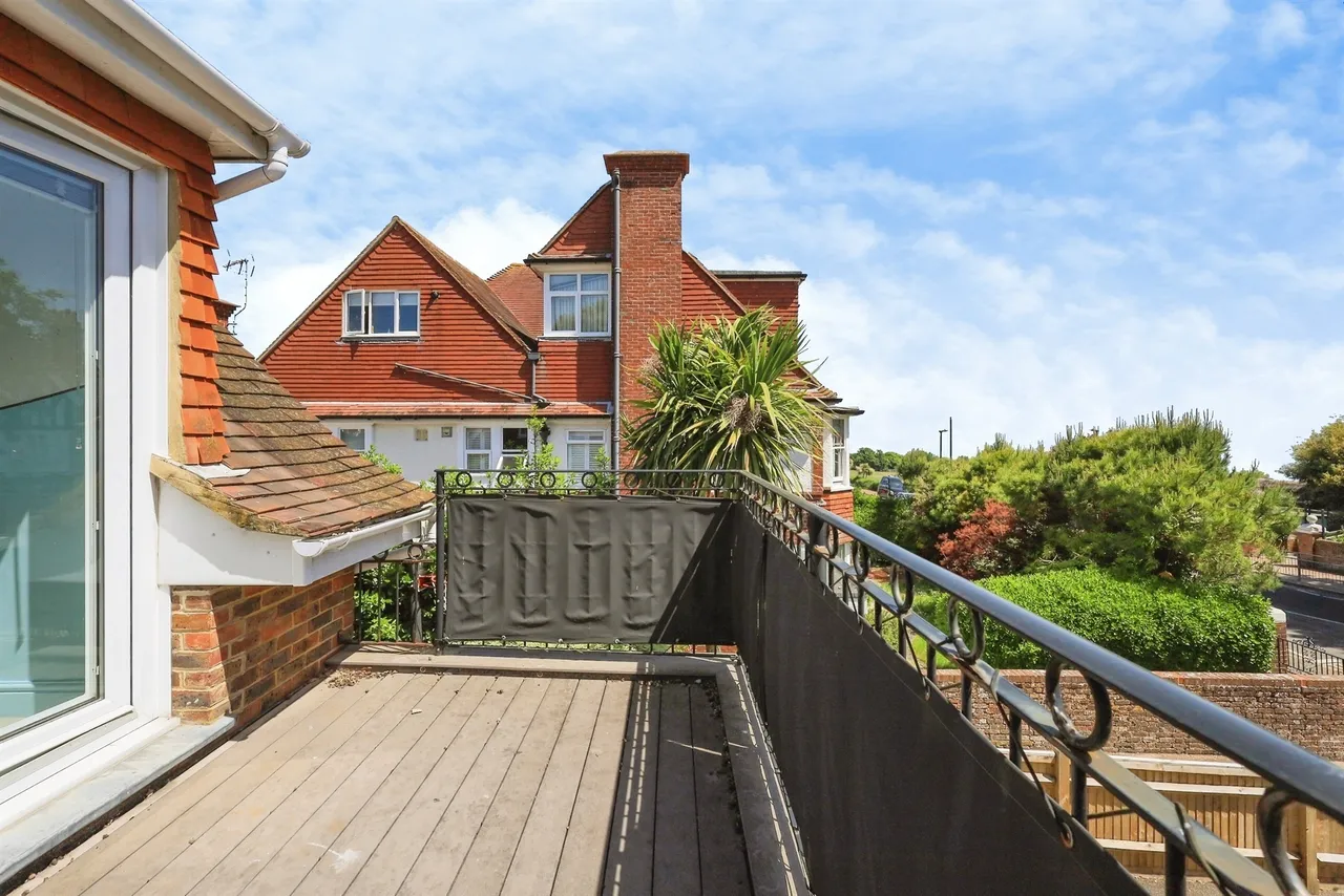 Dukes Drive, Eastbourne, photo 10