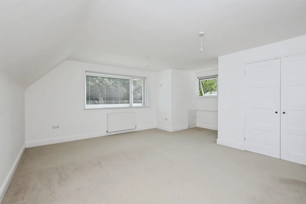 Dukes Drive, Eastbourne, photo 5