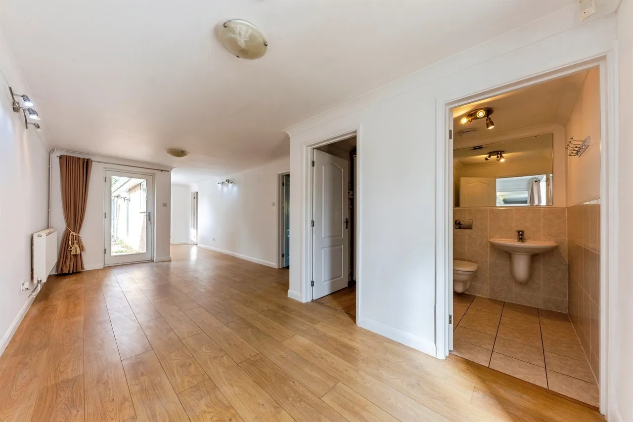 Crown Hill, Ropsley, NG33, photo 18