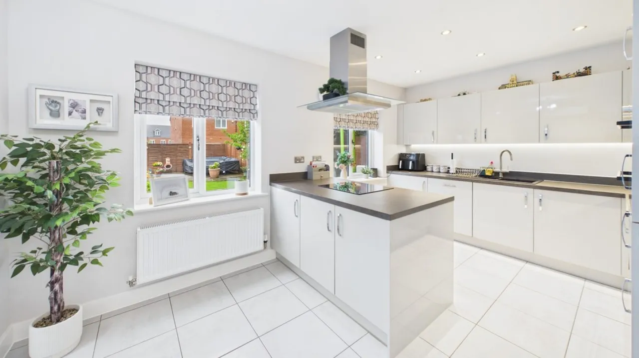 Myrtlewood Road, Bury St Edmunds, Suffolk, photo 6