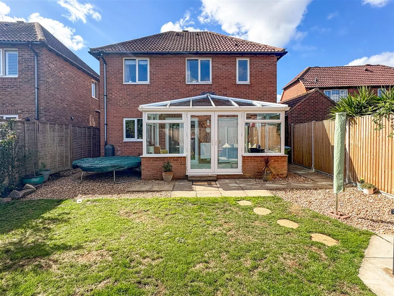 Blenheim Drive, Rustington, photo 21