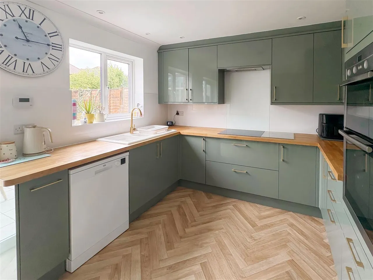 Blenheim Drive, Rustington, photo 8